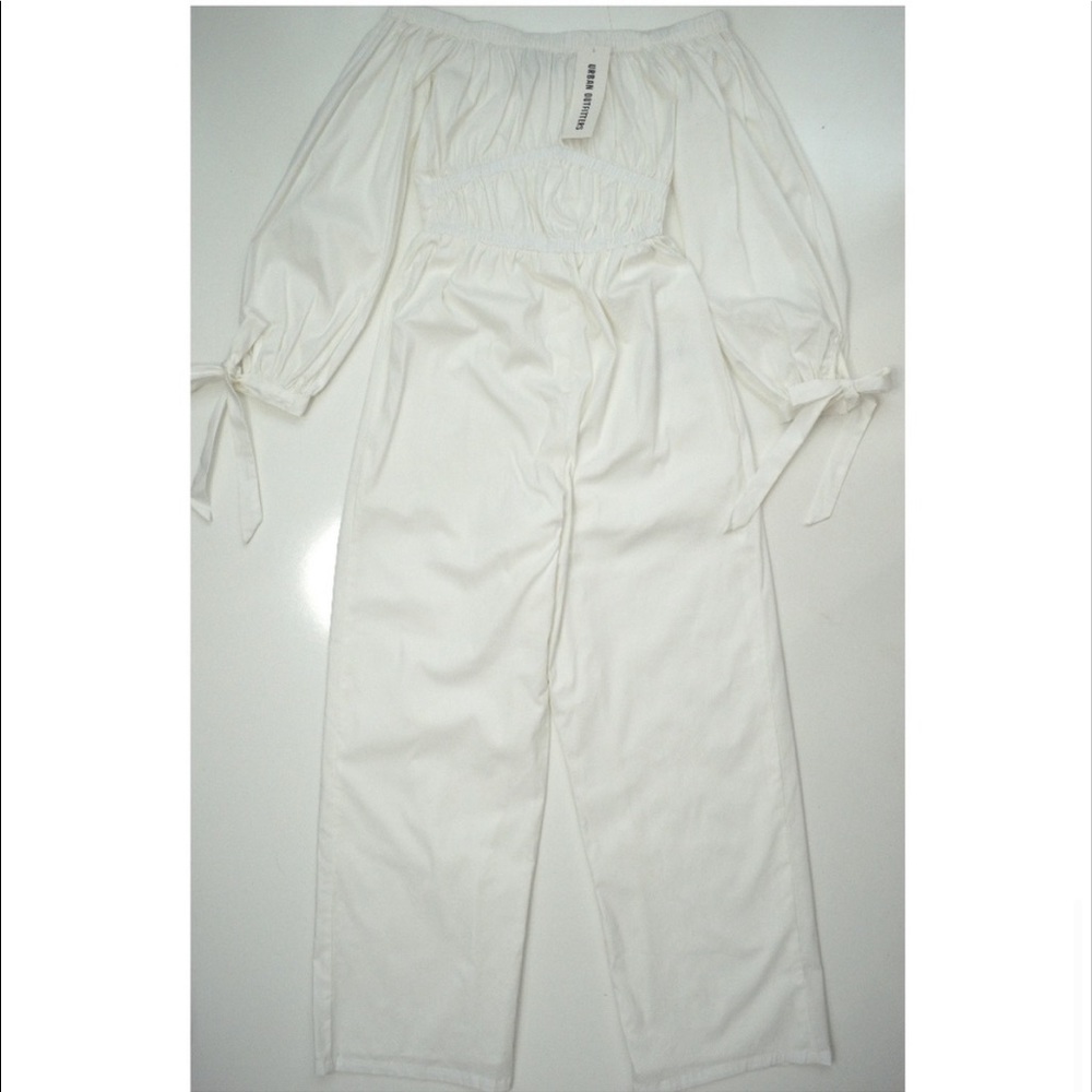 Urban Outfitters Poplin Off the Shoulder jumpsuit - Picture 4 of 4
